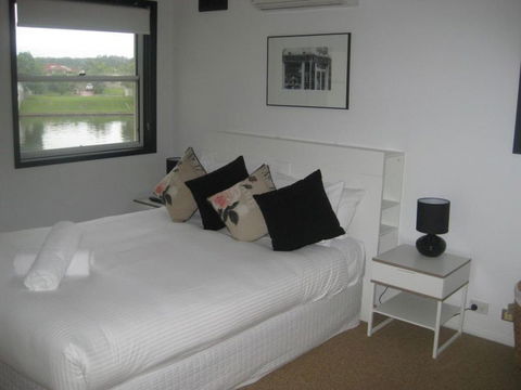 Noosa Entrance Waterfront Resort - Accommodation Bookings 11