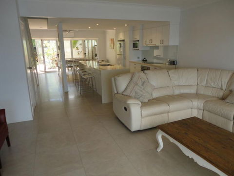 Noosa Entrance Waterfront Resort - Accommodation Bookings 2