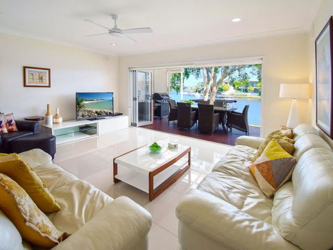 Noosa Entrance Waterfront Resort - Accommodation Bookings 4