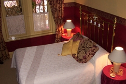 Triune House Bed And Breakfast - thumb 0