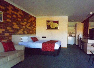 Highway Inn Motel - Accommodation Bookings 2