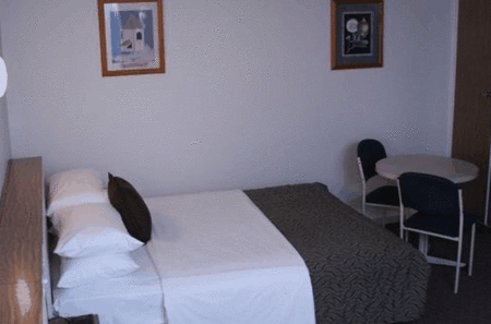 Burkes Hotel Motel - Accommodation Bookings 1