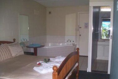 Copper Lantern Motel - Accommodation Bookings 3
