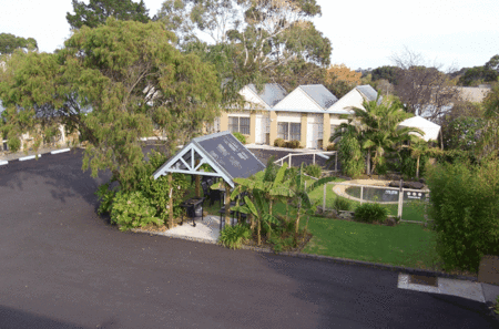 The Tropicana Motor Inn - Accommodation Bookings 4
