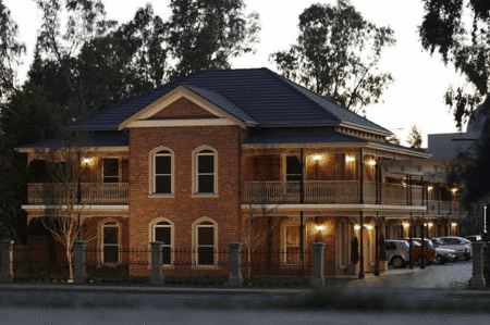 Carlyle Suites  Apartments - Accommodation Bookings
