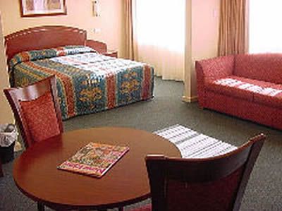 Embassy Motel - thumb 0