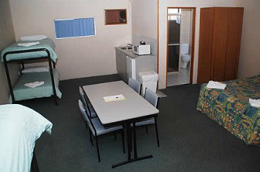 Oasis By The Lake - Accommodation Bookings 3