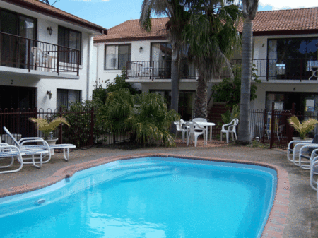 Peninsular Apartments - Accommodation Bookings 0