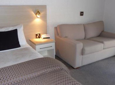 Hamiltons Townhouse Motel - Accommodation Bookings 1