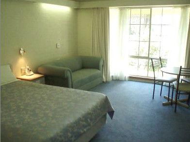 Hamiltons Townhouse Motel - Accommodation Bookings 4
