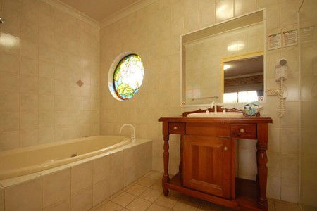 Country Gardens Motor Inn - Accommodation Bookings 0
