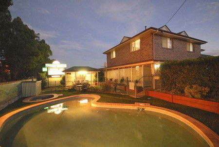 Country Gardens Motor Inn - Accommodation Bookings 4