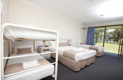 Island Palms Motor Inn - Accommodation Bookings 2