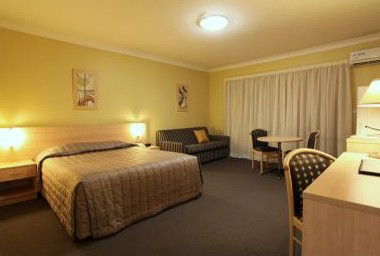 Maclin Lodge Motel - thumb 4