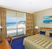 Quality Hotel Noahs on the Beach - Accommodation Bookings