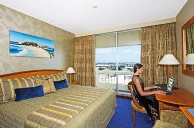 Quality Hotel Noahs On The Beach - Accommodation Bookings 2