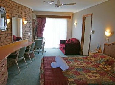 Sapphire Waters Motor Inn - Accommodation Bookings 4