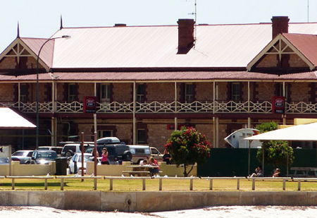 Tumby Bay Hotel And Seafront Apartments - Accommodation Bookings 2