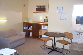 Belvedere Motel - thumb 4