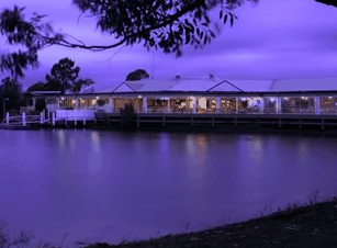 Waterfront Hotel - thumb 2