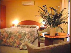 Hopkins House Motel & Apartments - Accommodation Bookings 4