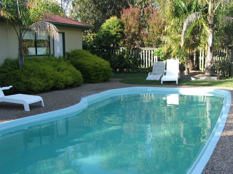 Lakes Entrance Country Cottages - Accommodation Bookings 3