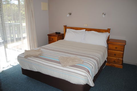 Lakes Entrance Country Cottages - Accommodation Bookings 4