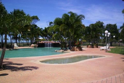 BIG4 Rollingstone Beach Caravan Resort - Accommodation Bookings 4