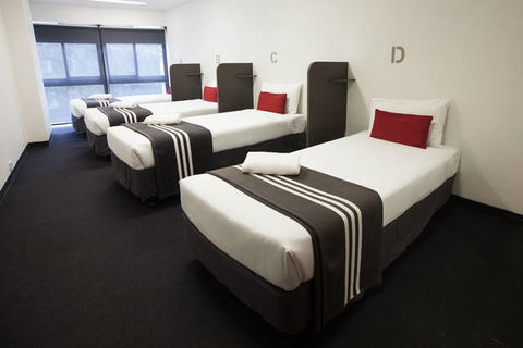 Y Hotel Hyde Park - Accommodation Bookings 3