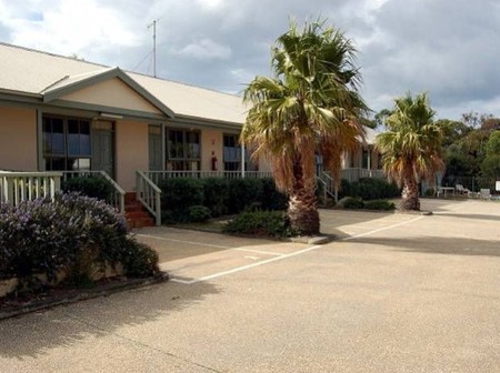 Lightkeepers Inn Motel - thumb 0