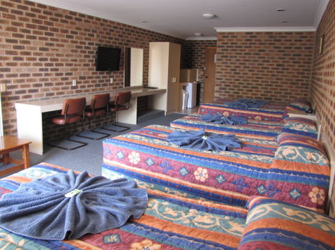 The Big Trout Motor Inn - Accommodation Bookings 1