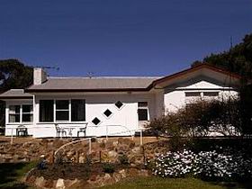 The Pines Holiday Home - Accommodation Bookings 0