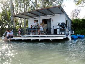 The Murray Dream Self Contained Moored Houseboat - Accommodation Bookings 0