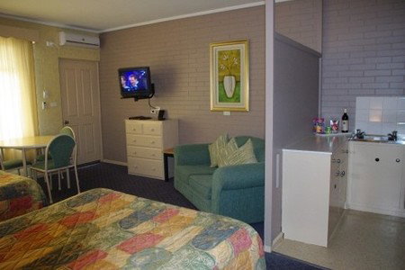 Lake View Apartments - Accommodation Bookings 1