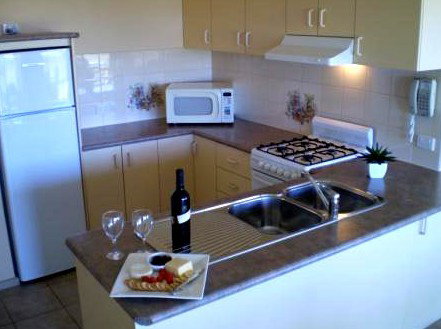 Lake View Apartments - Accommodation Bookings 5