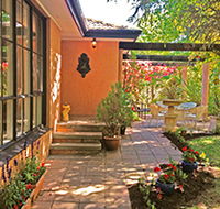 Adelaide Hills Retreats - Villa Lemoni - Accommodation Bookings
