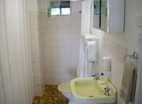 Riverfront Holiday House - Accommodation Bookings 8