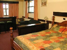 Olde Tudor Hotel - Accommodation Bookings 0