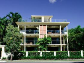 Cairns Beachfront Apartment - Accommodation Bookings 0
