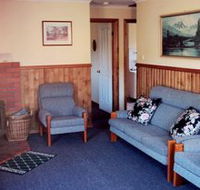 Lake Yalleena Holiday Cabins - Accommodation Bookings