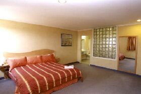 Lighthouse Hotel - Accommodation Bookings 0