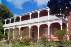 Glen Osborne House - Accommodation Bookings 0
