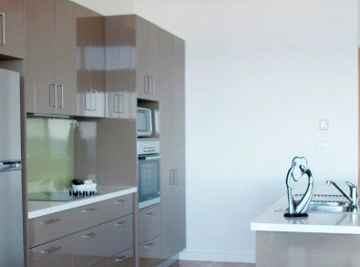 Penguin Waterfront Escape - Accommodation Bookings 3