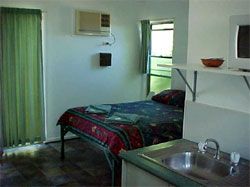 Gee Dees Family Cabins - Accommodation Bookings 3