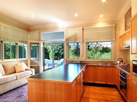 Blooms In Berry - Accommodation Bookings 1