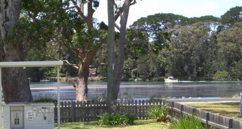 Calm Waters Waterfront Cottages - Accommodation Bookings 5