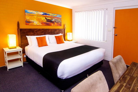 Crescent Motel - Accommodation Bookings 7