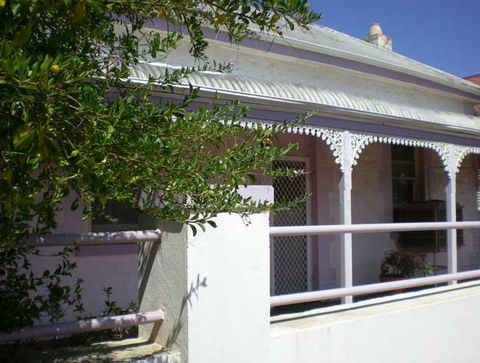 Lavender And Lace Cottage - Accommodation Bookings 3
