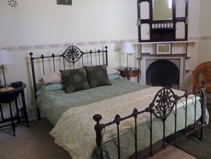 Araluen Old Courthouse Bed And Breakfast - Accommodation Bookings 1