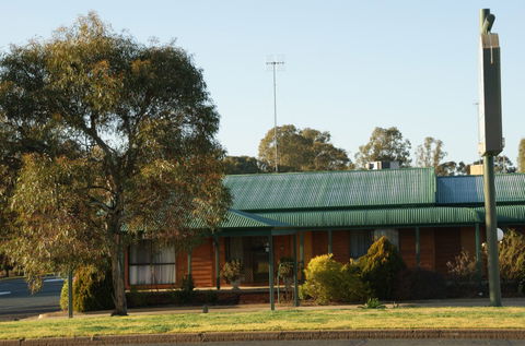 Deniliquin Country Club Motor Inn - Accommodation Bookings 2